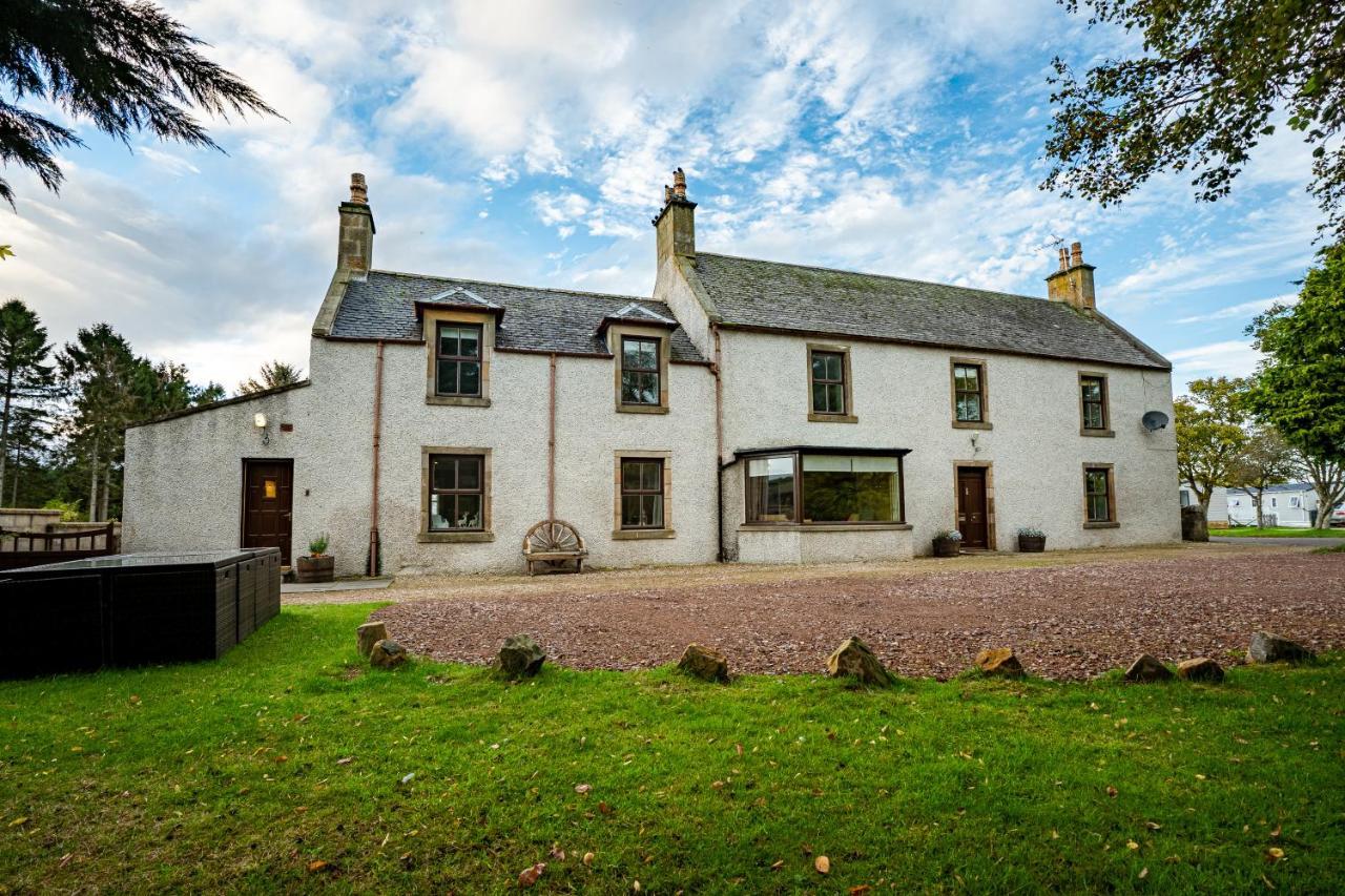 The Farmhouse, 6 Bed Property, Forres Bagian luar foto
